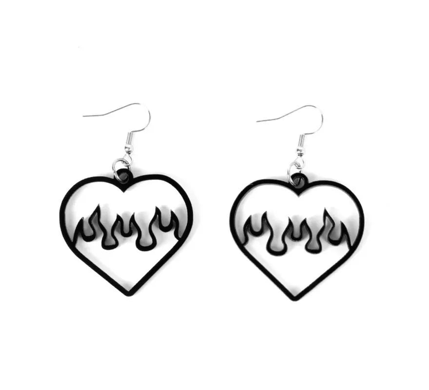Translation missing: pt-PT.Pendientes de Corazones negros en llamas